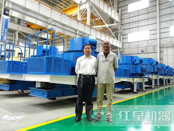 水泥制砂機(jī)客戶(hù)留影