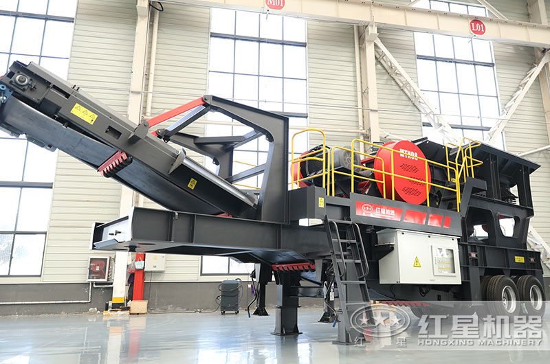 移動顎式粉碎機(jī)圖片