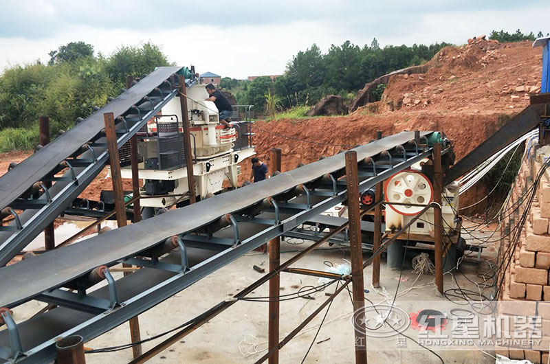 石頭加工沙子每噸成本多少錢？石頭加工沙子設(shè)備有哪些？