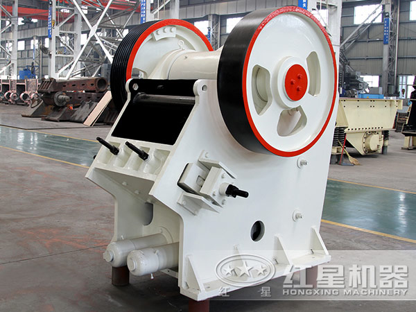 對(duì)比傳統(tǒng)鄂破機(jī)，新一代歐版鄂式破碎機(jī)具有哪些優(yōu)勢(shì)？