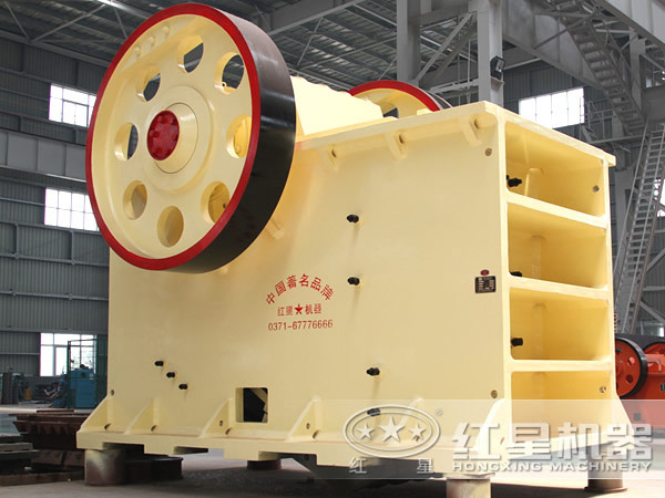 大型粉碎石頭機(jī)多少錢(qián)一臺(tái)？有沒(méi)有優(yōu)質(zhì)廠(chǎng)商可推薦的