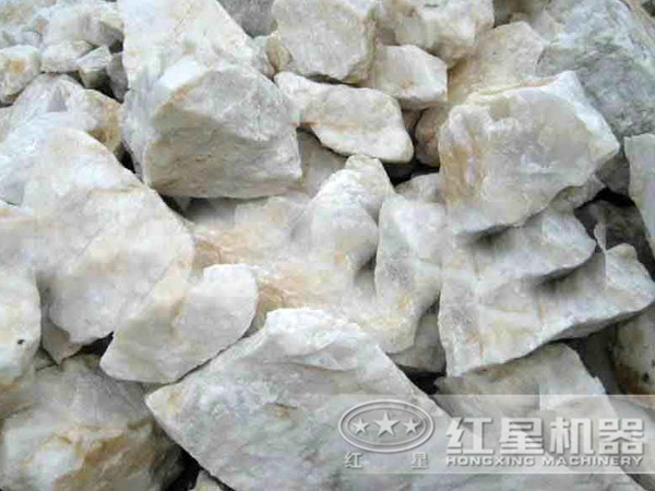 時產(chǎn)800噸的硅石破碎生產(chǎn)線需要哪些設備？需要投資多少錢？