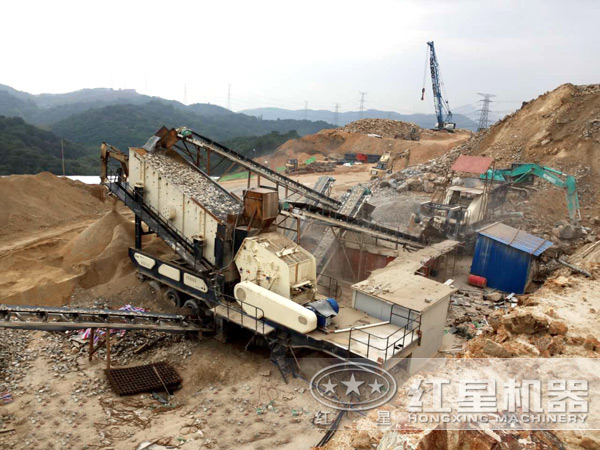 移動(dòng)式建筑垃圾處理設(shè)備作業(yè)客戶現(xiàn)場