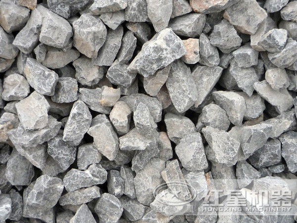 粉碎石灰石建議使用的大型礦石破碎機是鱷嘴式的，還是錘式的？