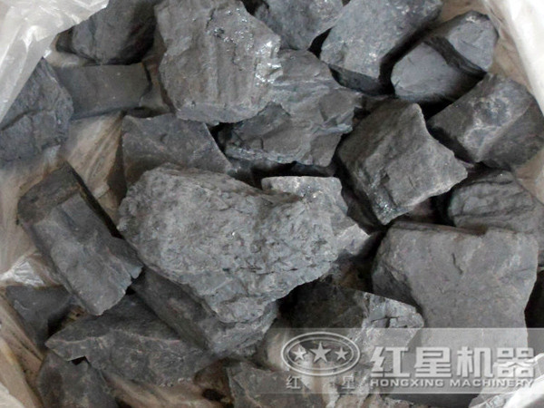一臺用于破碎煤矸石的移動粉碎機_70噸/小時，出料粒度20以下