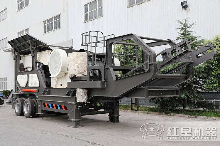 小型移動磕石機(jī)多少錢？日產(chǎn)能達(dá)到百噸以上嗎
