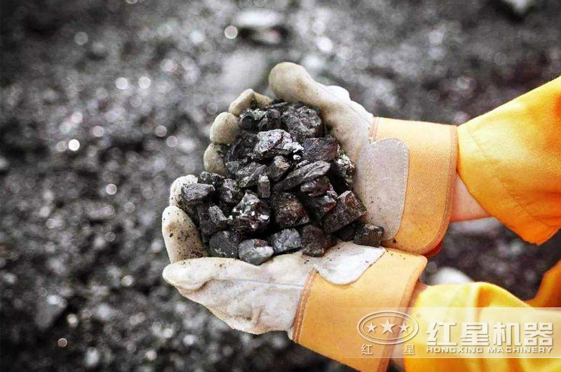 破碎鐵礦石選用哪種破碎機好？（時產(chǎn)要求在100-300噸 ）