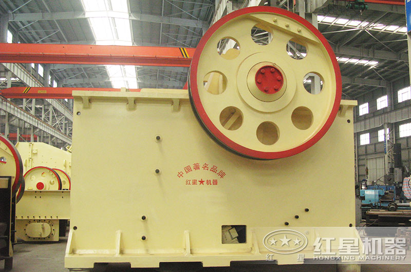300Ⅹ1300大型細(xì)顎破型號(hào)參數(shù)及具體價(jià)位這里都有，需要的看過(guò)來(lái)