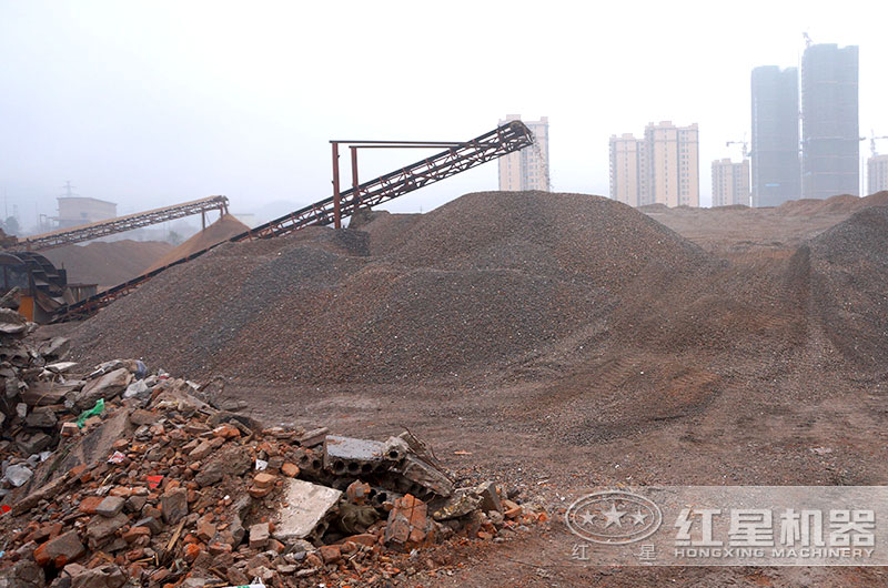 建筑垃圾變廢為磚設(shè)備多少錢，建筑垃圾做的磚多少錢一塊？