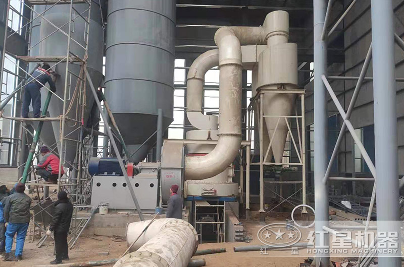 打膩?zhàn)?00目用什么磨粉機(jī)器？膩?zhàn)拥倪x擇原則是什么？